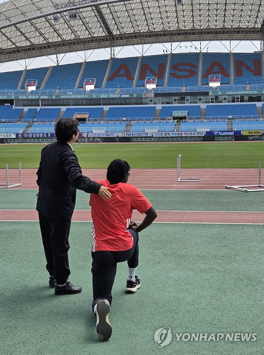 몸 푸는 육상 기대주 비웨사