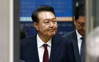 지귀연 판사 의혹 논란 속 내란재판 계속…19일 尹 4차 공판