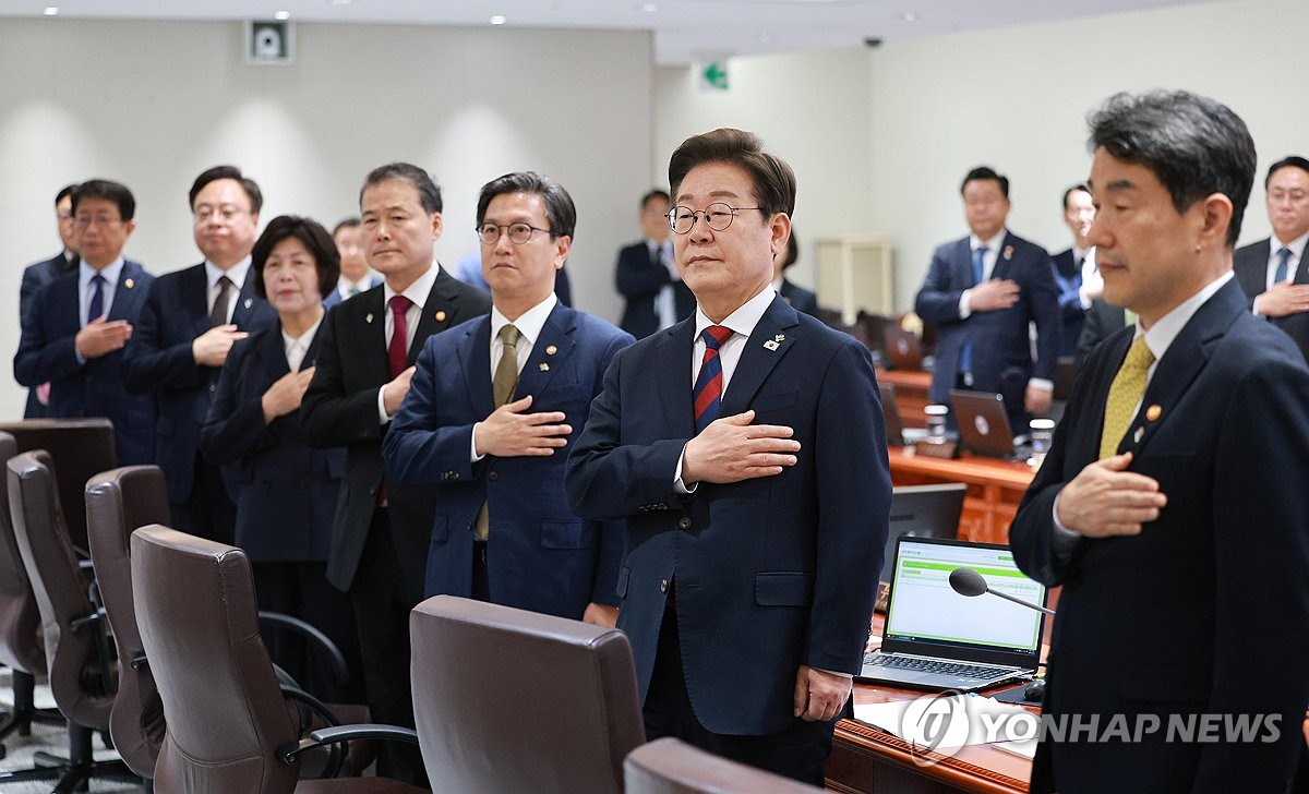 李, 尹정부 장관들과 