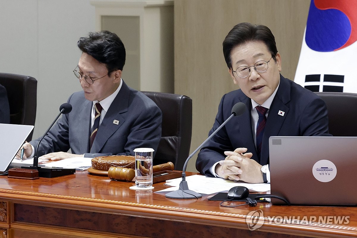 [속보] 李대통령 "산업재해 방지 대책 총괄 정리해 보고하라" 지시