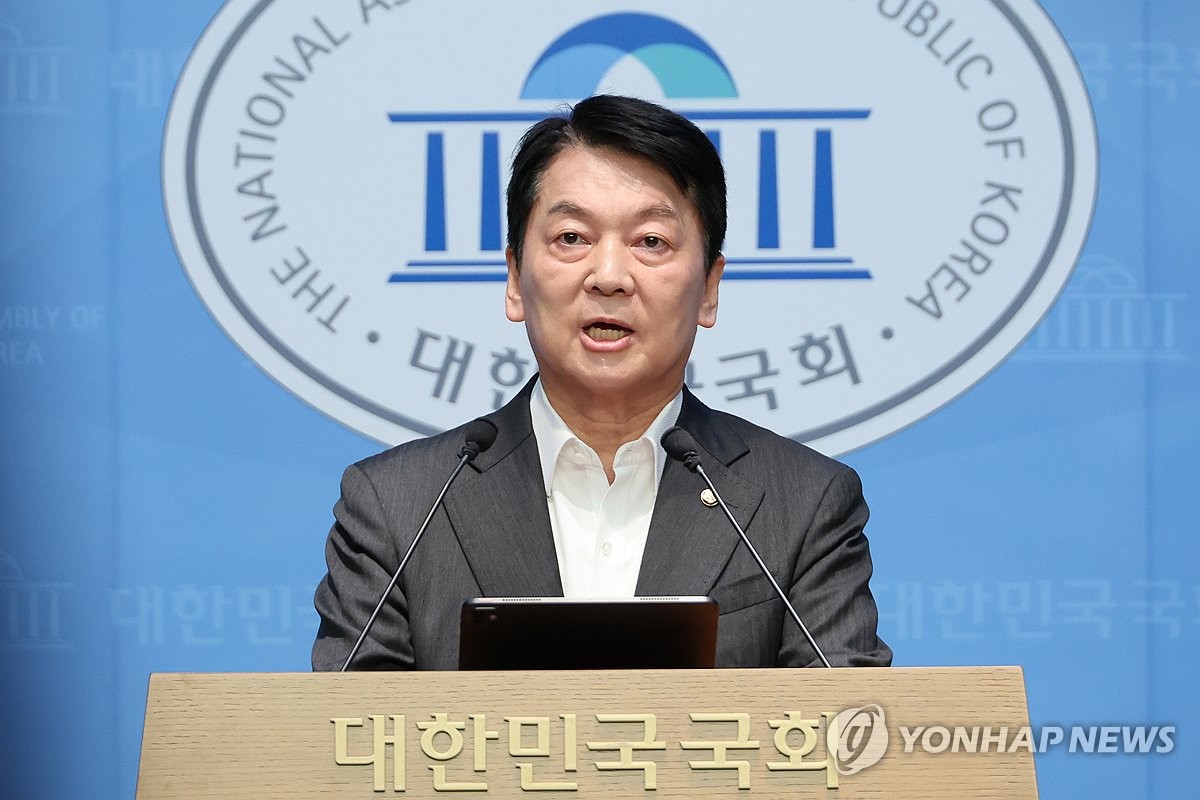 안철수, 혁신위원장 전격사퇴·전대출마 선언…"직접 칼 들 것"(종합)