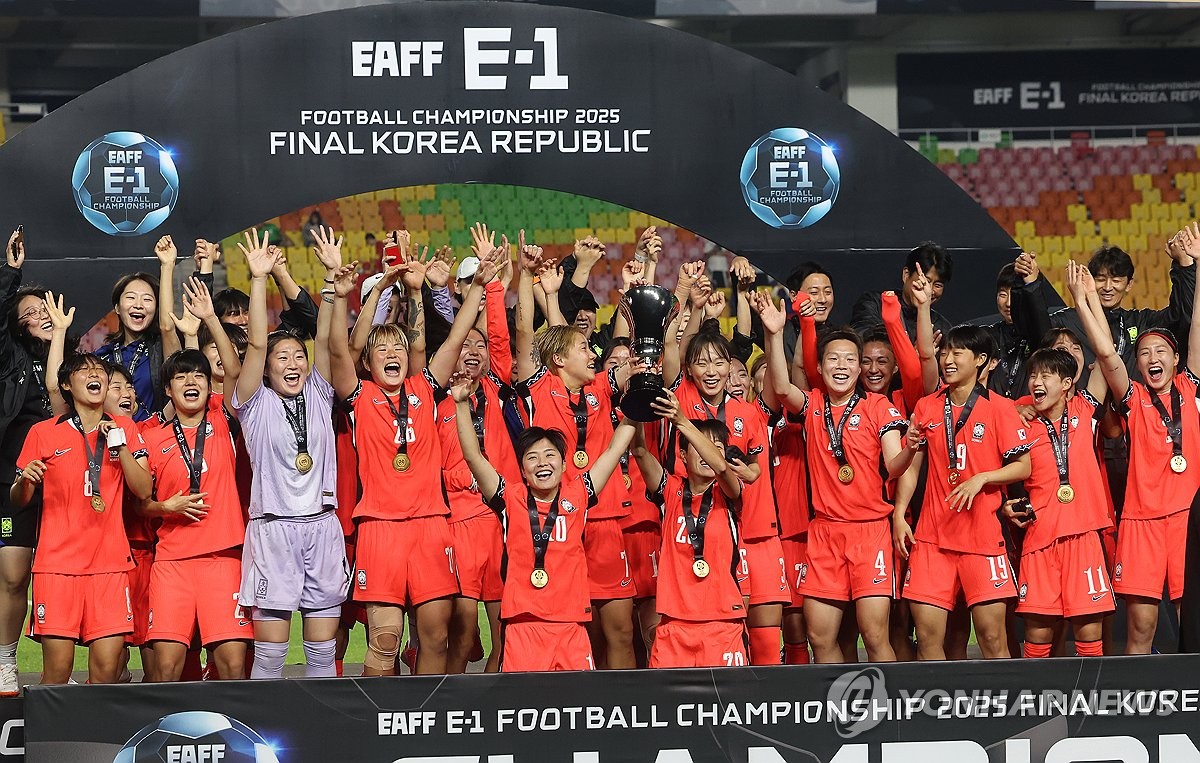 한국 여자축구, 대만 2-0 잡고 20년 만에 동아시안컵 우승(종합)