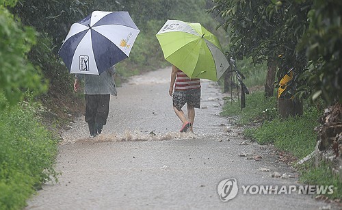 전국에 돌풍·천둥·번개 동반 비…최대 400㎜ 물폭탄