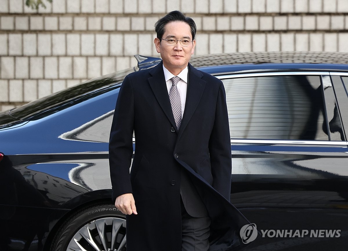 족쇄 풀고 진짜 시험대 오른 이재용, 책임경영 본격화 앞두고 장고 모드