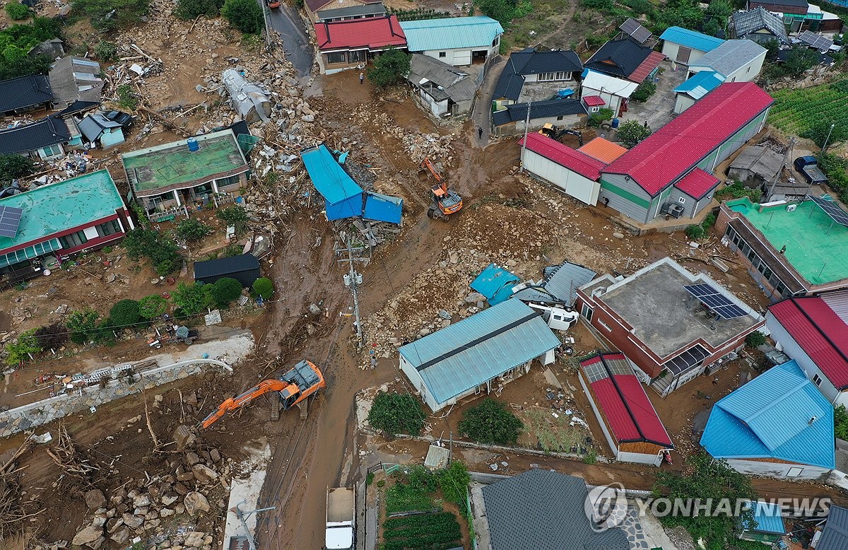 (ATTN: UPDATES headline, lead, details throughout with latest damage, casualties, photo) ...