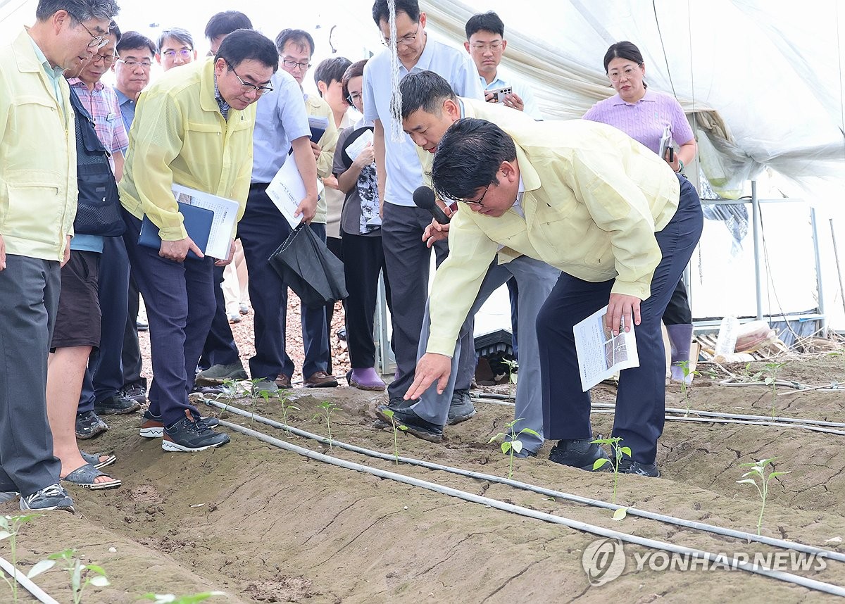 권재한 농촌진흥청장, 침수 피해 농가 방문…"빠른 복구…