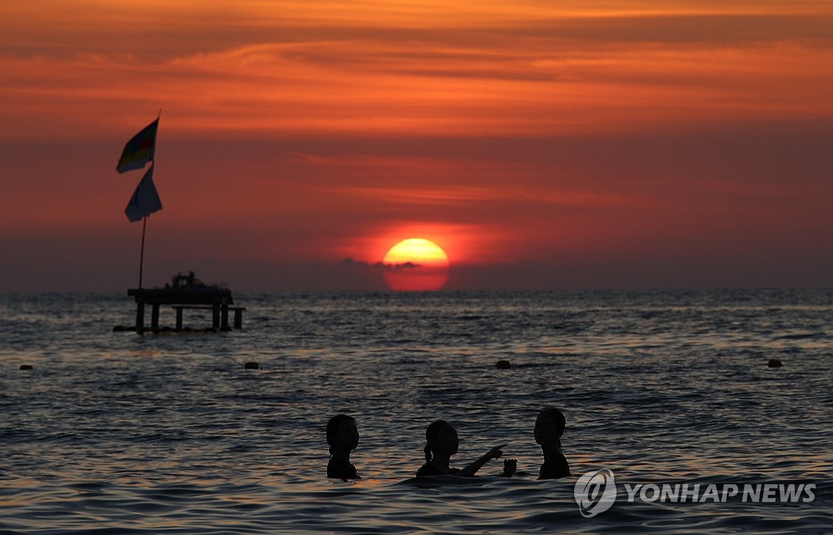 제주 해안 전역 열대야…서귀포 15일째 연속 잠 못 드…