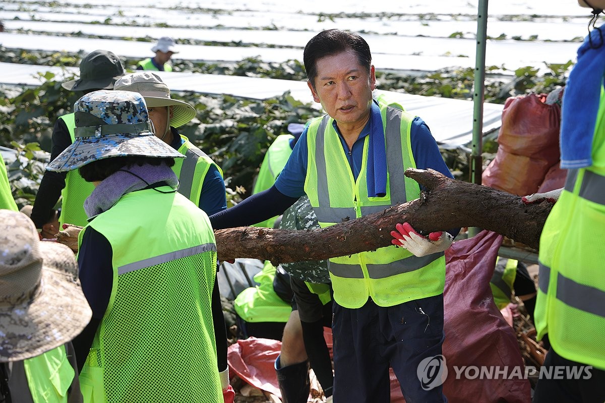 '姜사퇴' 시각차 보인 與 당권주자들…黨心 구애 경쟁 …