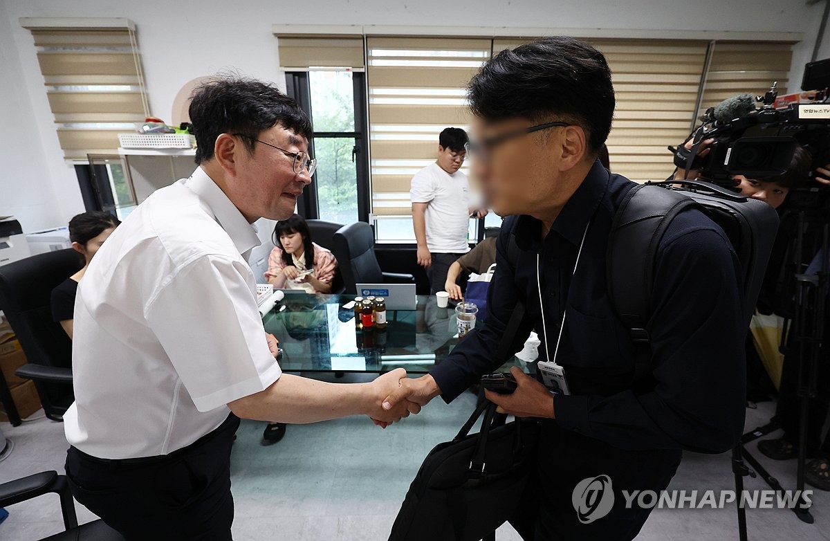 경찰, 신혜식 휴대전화 확보…尹대통령실 개입 의혹 수사