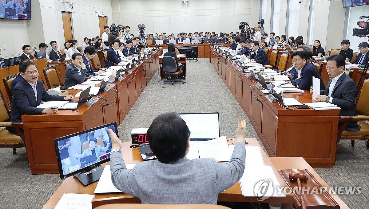 與 "조세 정상화"·국힘 "경제 아마추어"…정부 세제개편안 공방