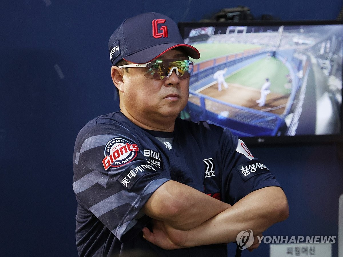 프로야구 롯데 김태형 감독 "지금 드래프트 신경 쓸 때가…"
