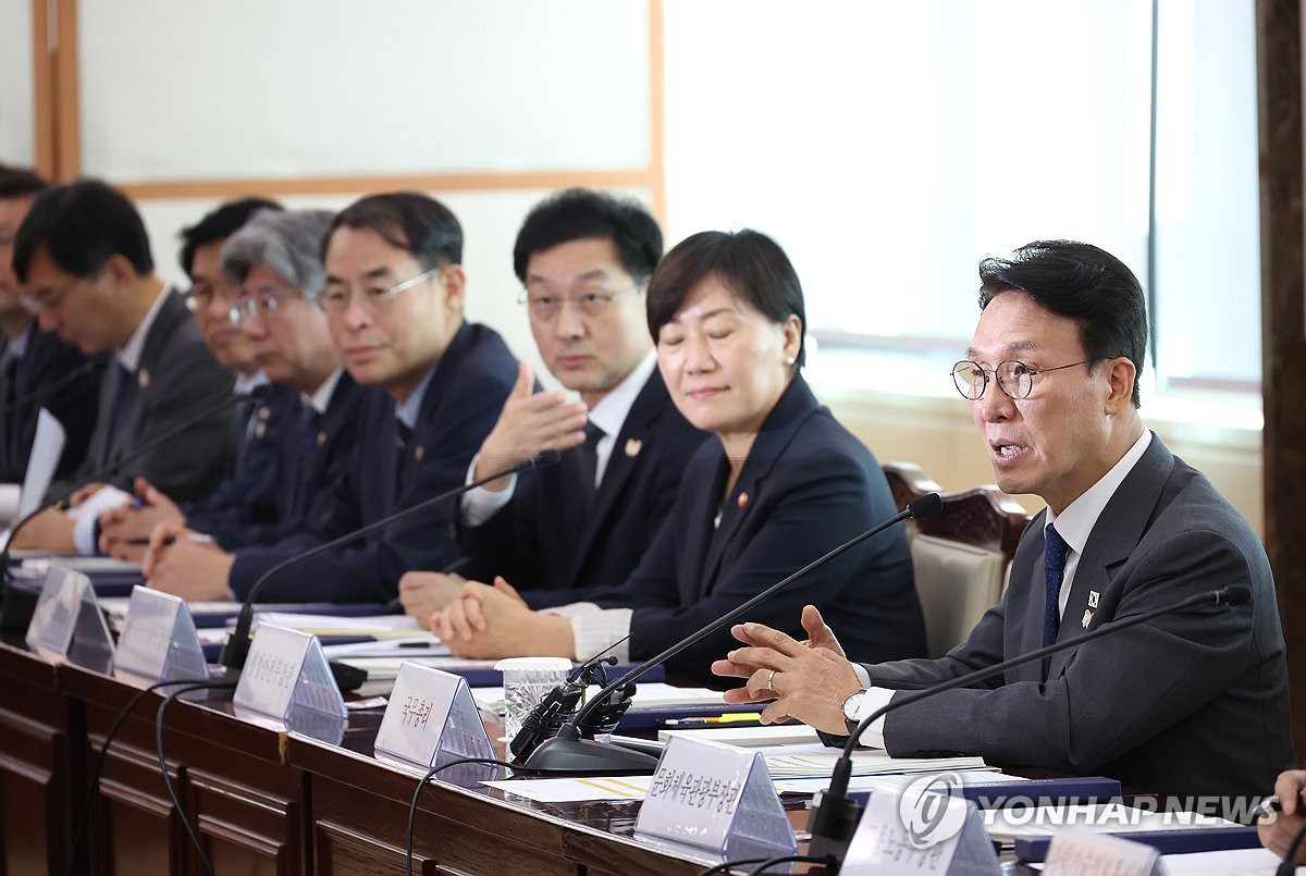 金총리 "APEC 인프라 늦어도 이달 하순 마무리…완성도 높여야"(종합)