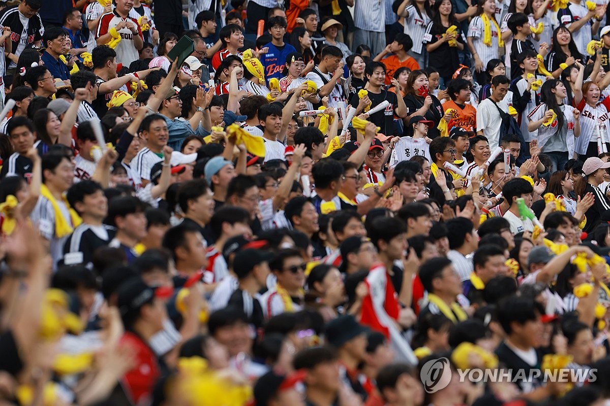 야구장 전광판에 "보이스피싱 조심"…경찰청-KBO 업무협약