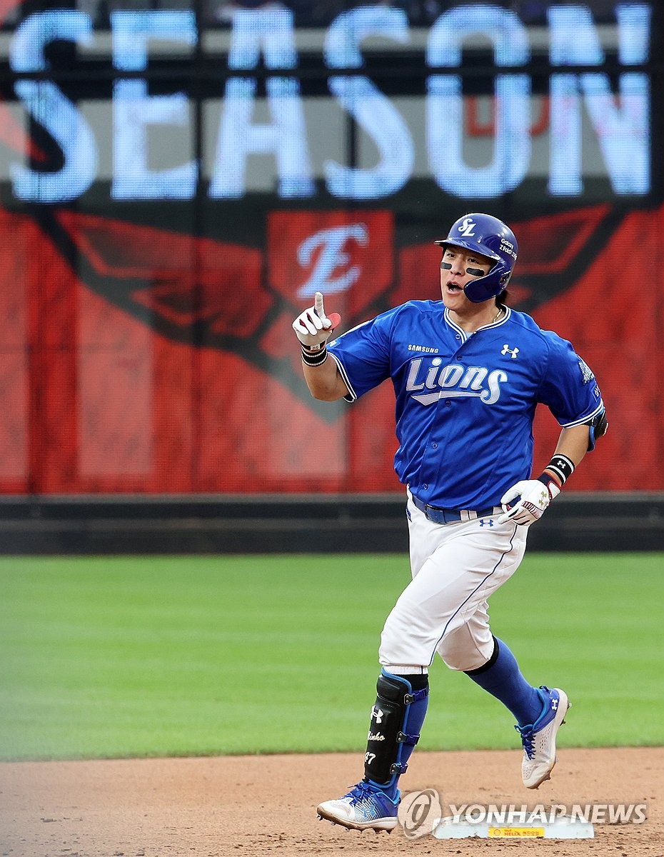 2018년 롯데를 떠났던 포수 강민호