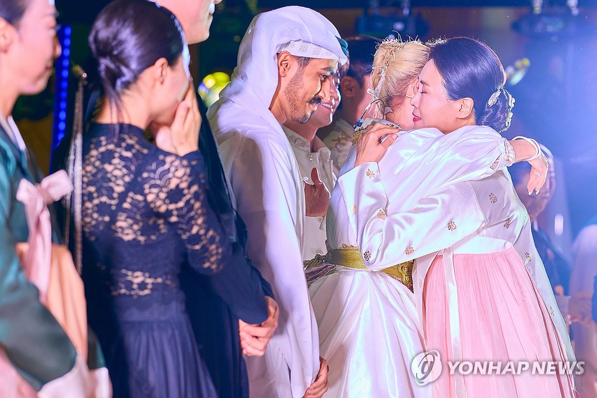 김혜경 여사와 조수미 포옹 장면