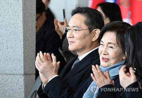 홍라희, 삼성물산 주식 이재용에 1% 증여…지분율 20.99%