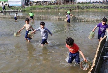 쾌청한 황금연휴 마지막날 전국 축제장·관광지 북적