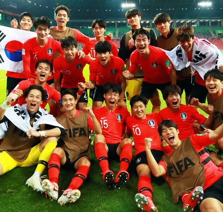 U20월드컵- '오세훈·조영욱 골!골!' 한국, 아르헨 2-1 꺾고 16강 진출 