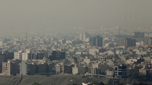 휴교령 부른 테헤란 상공의 스모그