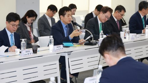 벤처업계 현장간담회 참석한 김주현 금융위원장