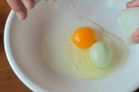 '달걀 속에 또 달걀'…괴산서 3년생 청계가 낳아