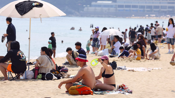 '여름 시작'… 해운대해수욕장