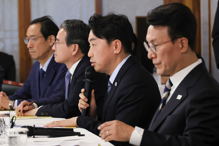 대통령실 "한국인 근로자 석방 교섭 마무리…전세기 출발 예정"