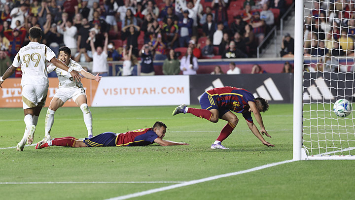 '원샷 원킬' 손흥민, MLS 첫 해트트릭…LAFC 연승 견인