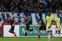 일본축구, 홍명보호 대파한 브라질에 사상 첫 승리…3-2 역전승